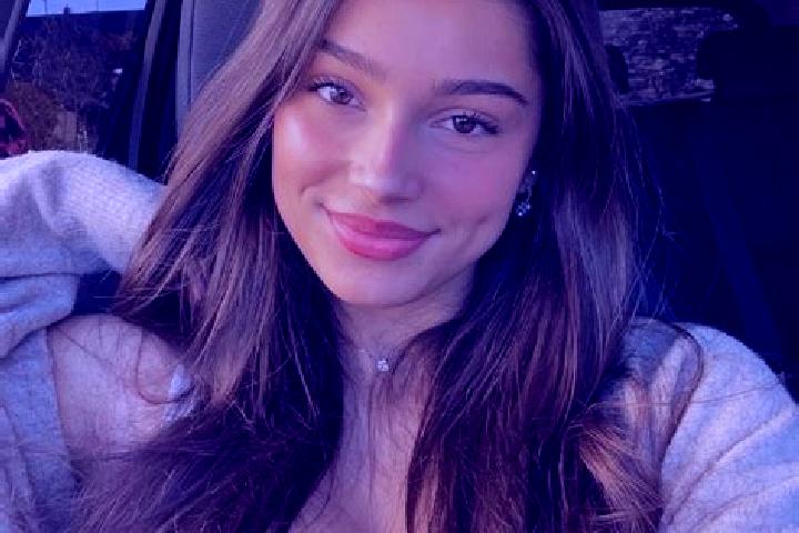 Nova, 26, a brunette blue-eyed slavic companion based in Krasnaye. Offering CIM, Fetish, 69, A-Level, Striptease. Available for incall and outcall, day and e...
