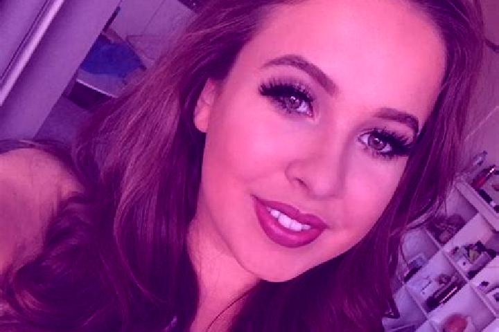 Nova, 26, a chestnut amber-eyed caucasian companion based in Essex Junction. Offering Erotic Massage, Travel Companion, Striptease, Couples. Available for in...