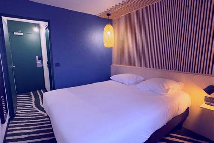 Nova, 26 — Escort in Joinville-le-Pont, France
