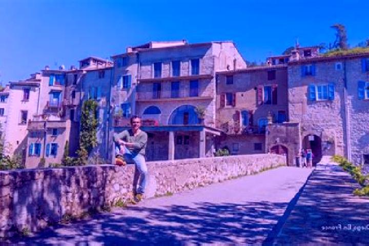 Nova, 26 — Escort in La Sauve, France
