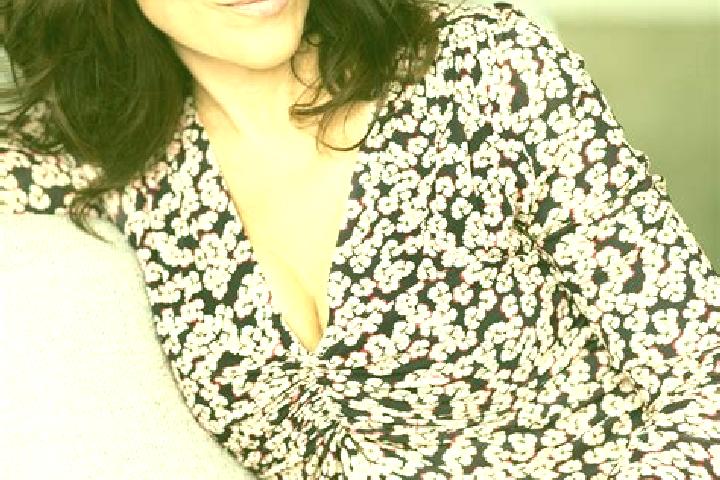 Nova, 26 — Escort in Saint-Segal, France
