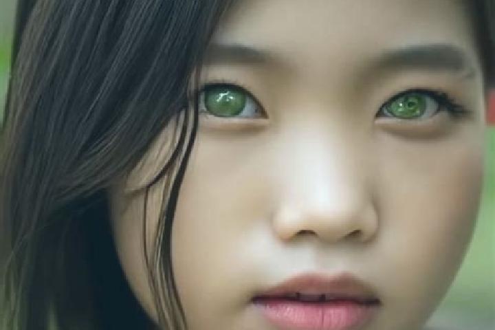 Nova, 27, a brunette green-eyed asian companion based in Serbesti. Offering Dinner Date, OWO, Prostate Massage. Available for incall and outcall, overnight b...