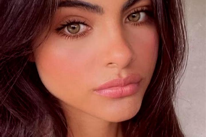 Nova, 27, a brunette green-eyed middle eastern companion based in Takbas. Offering Dinner Date, CIM, Tantra. Available for incall and outcall, day and evenin...
