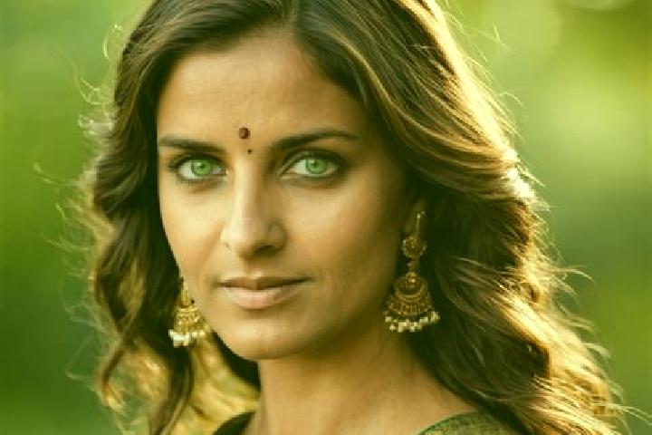 Nova, 27, a chestnut green-eyed indian companion based in Morunyaneng. Offering Party Girl, Travel Companion, Massage, Domination, Prostate Massage. Availabl...