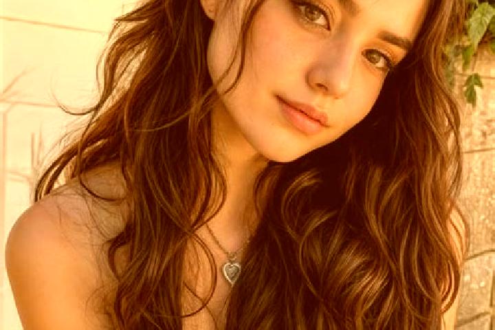 Nova, 27, a red hazel-eyed middle eastern companion based in Ikara. Offering Erotic Massage, Girlfriend Experience, Dinner Date, Travel Companion, Massage. A...