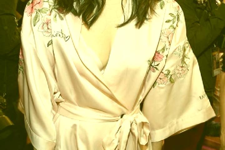 Nova, 27 — Escort in Lanxia, China