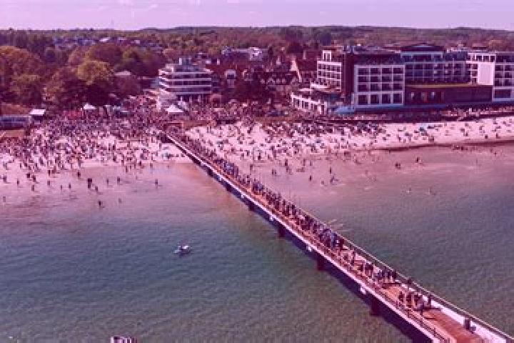 Nova, 27 — Escort in Scharbeutz, Germany