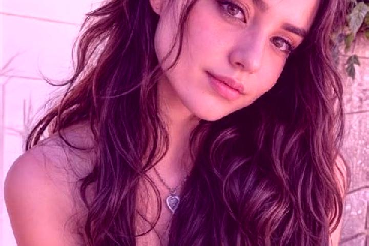 Nova, 28, a red hazel-eyed slavic companion based in Santa Maria de Guaymas. Offering Overnight, Prostate Massage, Roleplay, Dinner Date. Available for incal...