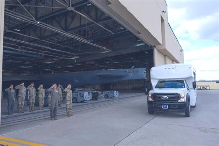 Nova, 28 — Escort in Minot Air Force Base, United States