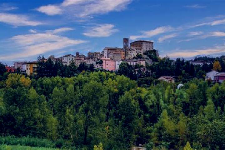 Nova, 28 — Escort in Monte Cerignone, Italy