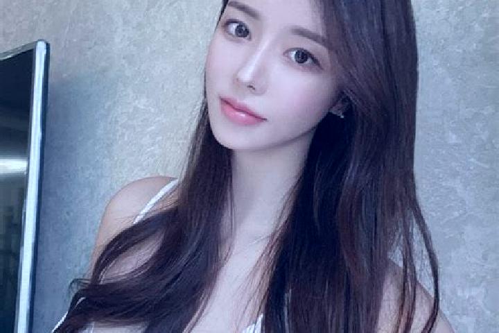 Nova, 28 — Escort in Wanbaoshan, China
