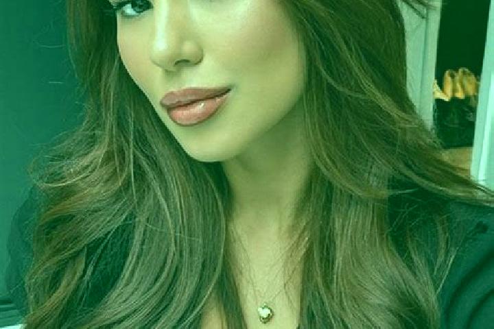 Nova, 29, a chestnut brown-eyed latina companion based in Sedati. Offering Couples, Prostate Massage, Party Girl. Available for incall and outcall, day and e...