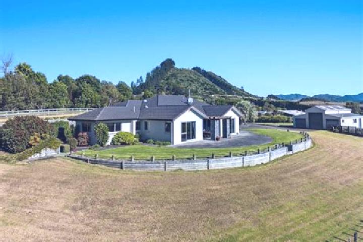 Nova, 29 — Escort in Opotiki, New Zealand
