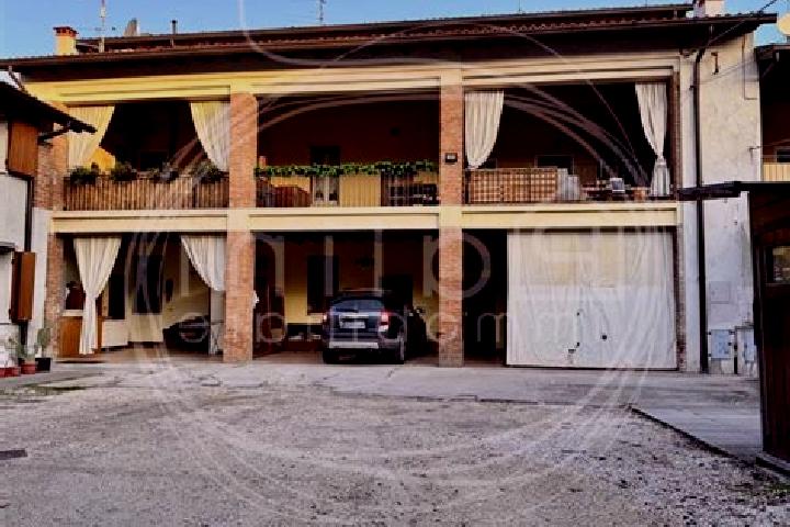 Nova, 30 — Escort in Paderno Franciacorta, Italy