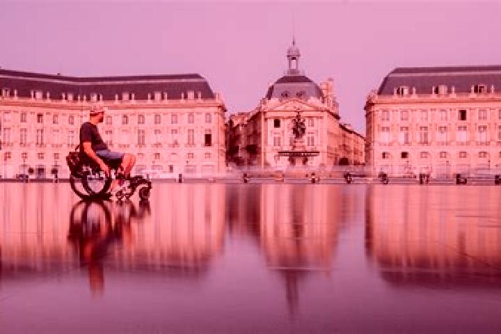Nova, 30 — Escort in Vincey, France