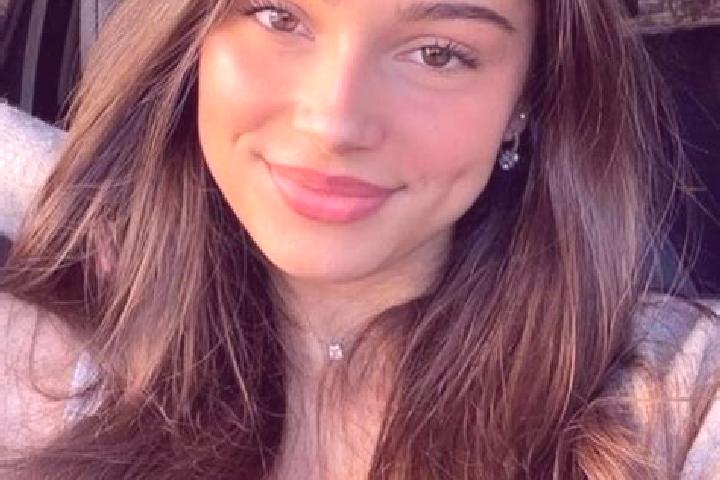 Nova, 31, a brunette hazel-eyed slavic companion based in San Giovanni Valdarno. Offering GFE, Prostate Massage, Erotic Massage. Available for incall and out...