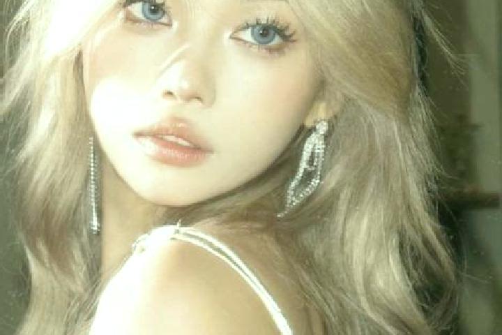Nova, 32, a platinum blonde amber-eyed asian companion based in Gorle. Offering CIM, Fetish, Tantra. Available for incall and outcall, overnight bookings ava...