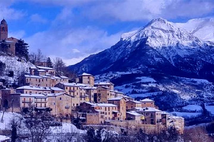 Nova, 32 — Escort in Montefortino, Italy