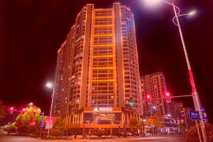 Nova, 32 — Escort in Poyang, China
