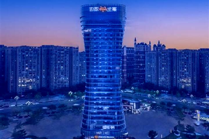 Nova, 32 — Escort in Xindu, China