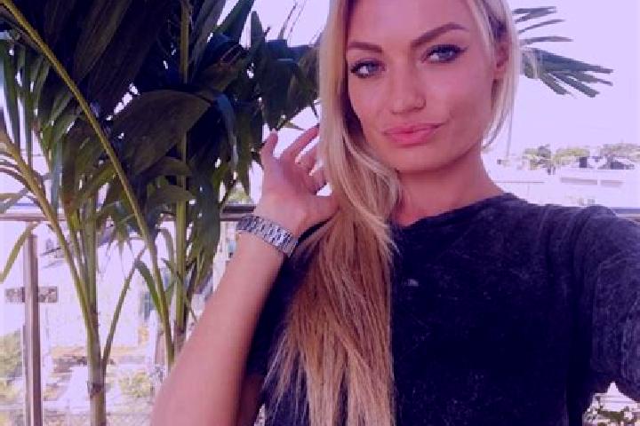 Nova, 33, a dark blonde dark-eyed european companion based in Saint-Vrain. Offering Travel Companion, GFE, Domination, Deep French Kissing, Striptease. Avail...