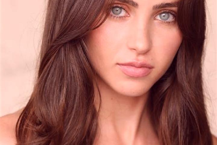 Nova, 33, a red dark-eyed slavic companion based in Chaourse. Offering Roleplay, Girlfriend Experience. Available for incall and outcall, day and evening dates.
