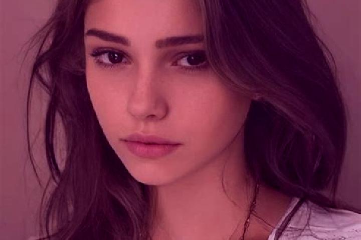 Nova, 34, a chestnut grey-eyed slavic companion based in Ostra. Offering BDSM, Fetish, Travel Companion. Available for incall and outcall, day and evening da...