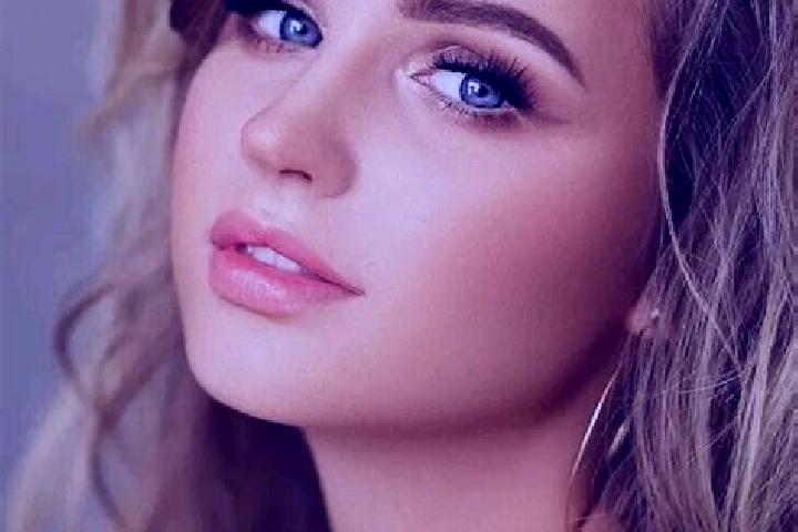Nova, 34, a dark blonde blue-eyed ebony companion based in Lobith. Offering Girlfriend Experience, Massage, Deep French Kissing. Available for incall and out...