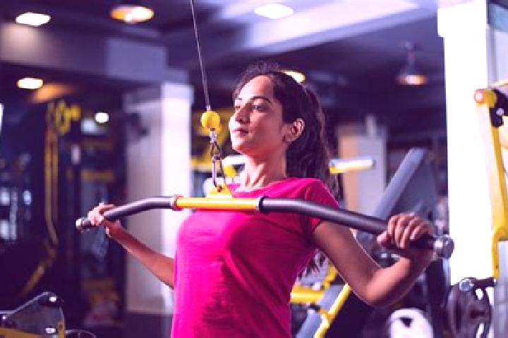 Nova, 34 — Escort in Khurai, India