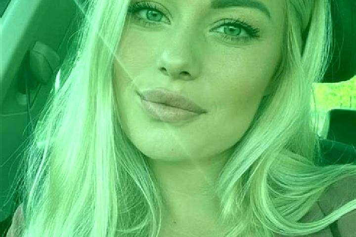 Nova, 35, a blonde hazel-eyed slavic companion based in Deurle. Offering Prostate Massage, Overnight, Striptease, OWO, Travel Companion. Available for incall...