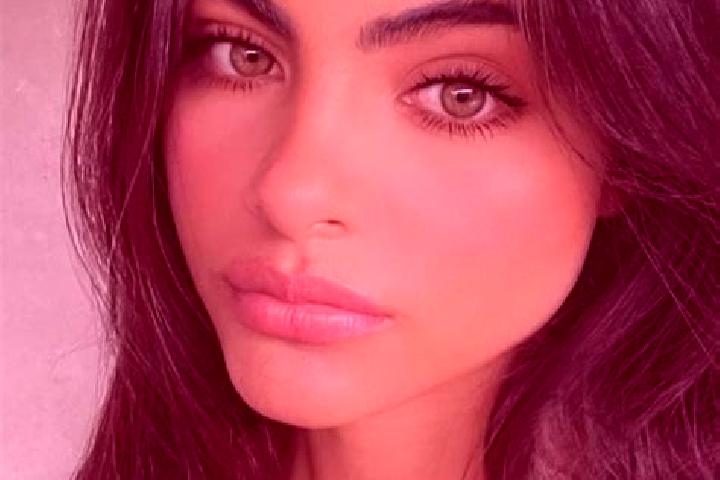 Nova, 35, a brunette green-eyed european companion based in Nickelsdorf. Offering GFE, Fetish, Tantra. Available for incall and outcall, day and evening dates.