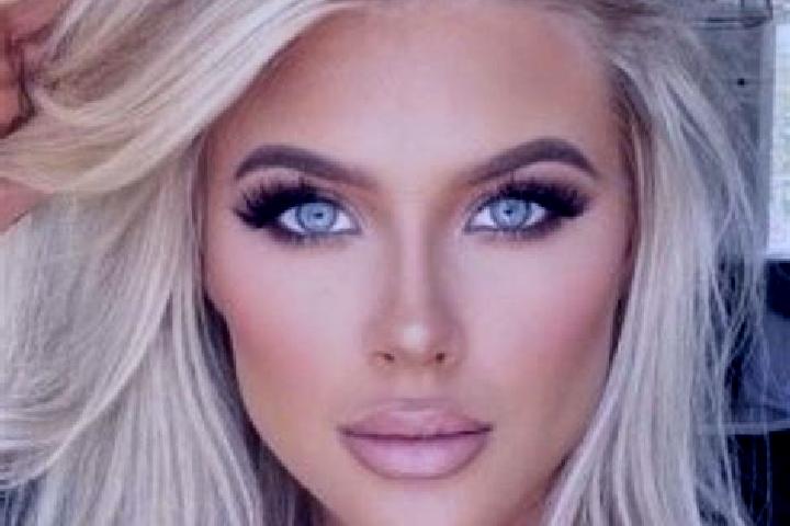 Nova, 35, a platinum blonde amber-eyed mixed companion based in Deville-les-Rouen. Offering Roleplay, OWO, Massage, Striptease. Available for incall and outc...
