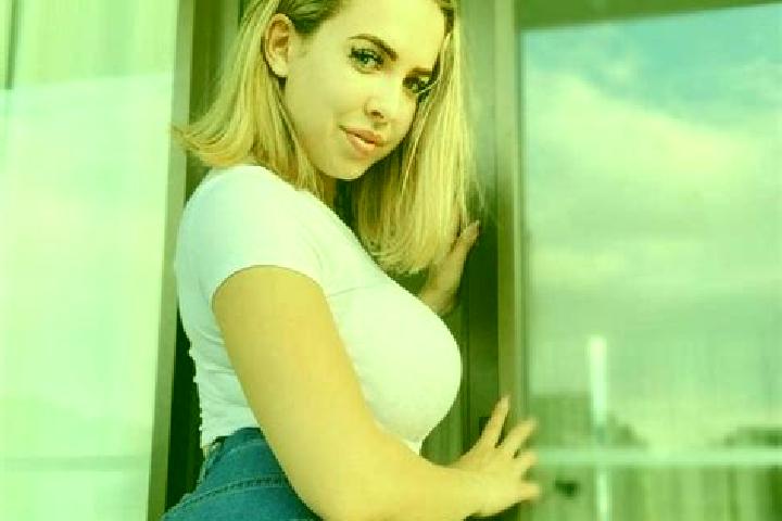 Nova, 36, a blonde dark-eyed caucasian companion based in San Pedro del Arroyo. Offering OWO, Duos, Fetish, Deep French Kissing. Available for incall and out...