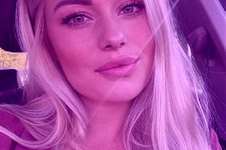 Nova, 36, a blonde hazel-eyed latina companion based in Dahmker. Offering OWO, Tantra, Dinner Date. Available for incall and outcall, overnight bookings avai...