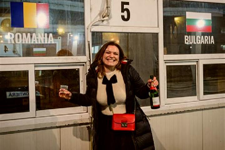Nova, 36 — Escort in Lupac, Romania