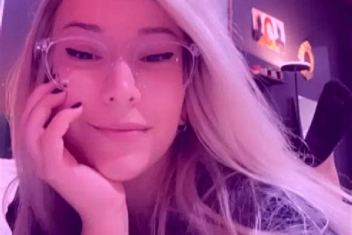 Nova, 37, a blonde grey-eyed european companion based in Schwandorf in Bayern. Offering Girlfriend Experience, CIM, Couples, Striptease, Erotic Massage. Avai...