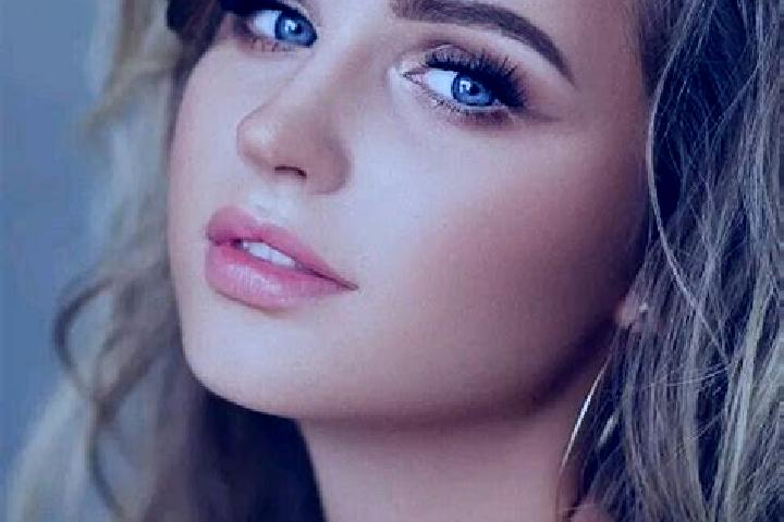 Nova, 37, a dark blonde blue-eyed caucasian companion based in Mira. Offering Duos, Striptease, 69, GFE. Available for incall and outcall, overnight bookings...