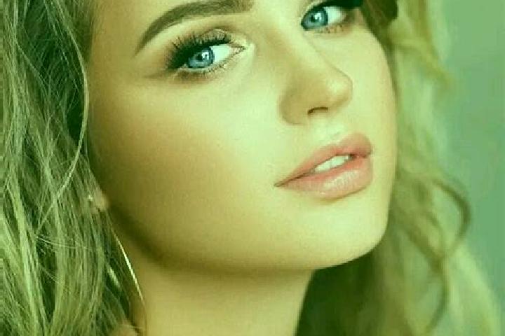 Nova, 37, a dark blonde blue-eyed middle eastern companion based in Hundleton. Offering Duos, GFE. Available for incall and outcall, day and evening dates.