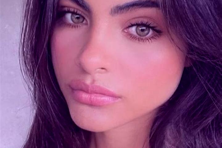 Nova, 37, a red dark-eyed indian companion based in Saas-Grund. Offering Fetish, Massage, Duos. Available for incall and outcall, overnight bookings available.