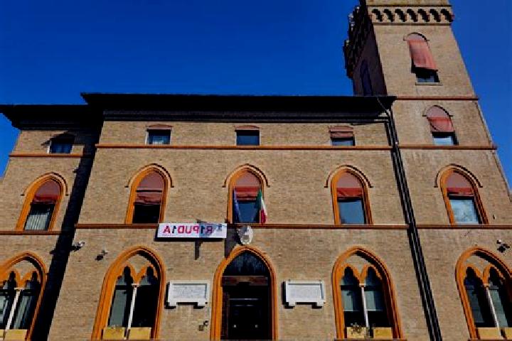 Nova, 37 — Escort in Calosso, Italy