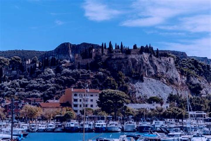 Nova, 37 — Escort in Cassis, France