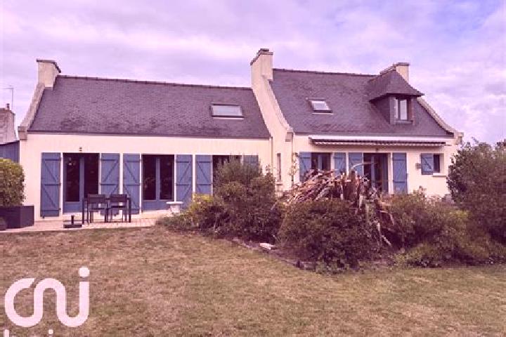 Nova, 37 — Escort in Esquibien, France