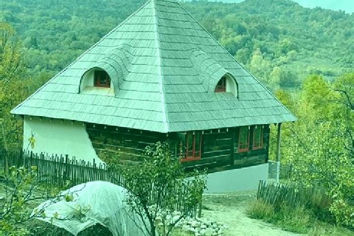 Nova, 37 — Escort in Magura Ilvei, Romania