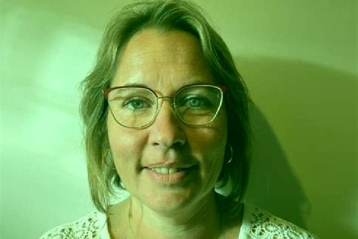 Nova, 37 — Escort in Montfort-le-Gesnois, France
