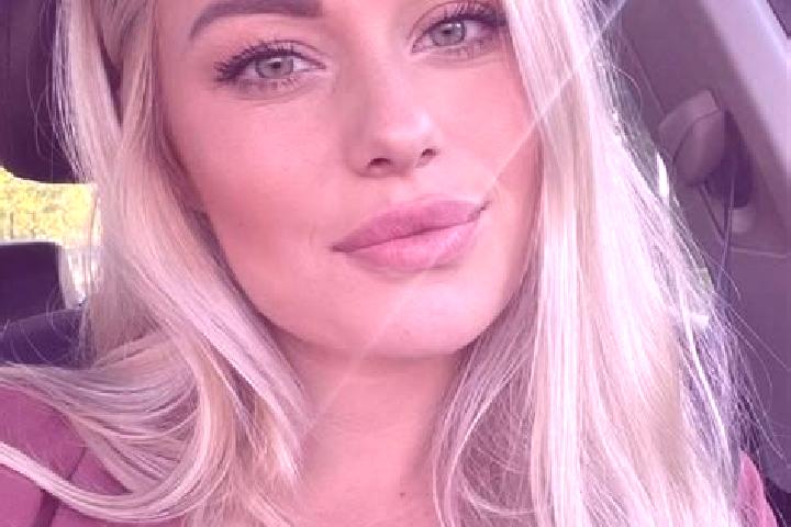 Nova, 38, a blonde hazel-eyed european companion based in Al Manaqil. Offering Dinner Date, Couples, GFE. Available for incall and outcall, day and evening d...