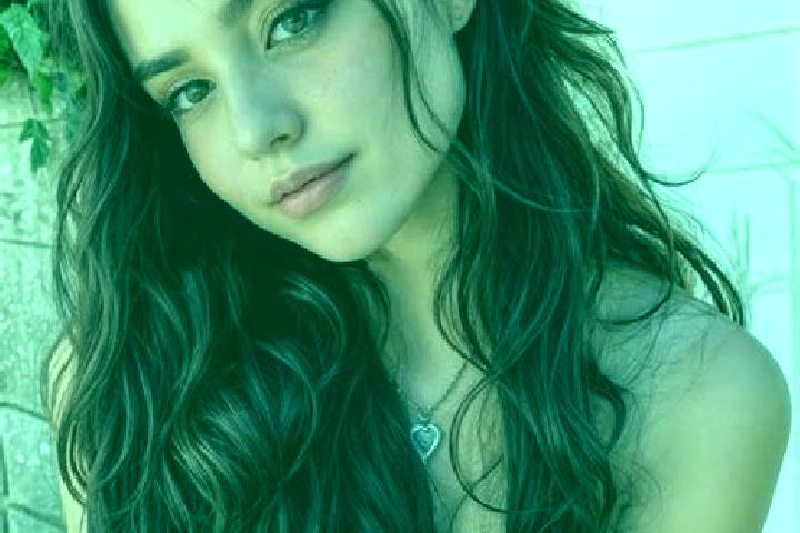 Olivia, 20, a auburn hazel-eyed slavic companion based in Colonia Palma. Offering Girlfriend Experience, Overnight, Party Girl, 69, Domination. Available for...