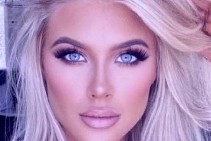Olivia, 20, a platinum blonde blue-eyed caucasian companion based in Boelme. Offering BDSM, Duos, Erotic Massage, Tantra. Available for incall and outcall, d...