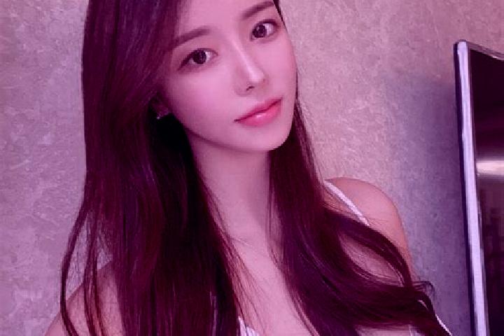 Olivia, 20 — Escort in Shuanglongchang, China