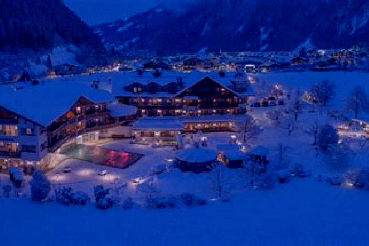 Olivia, 20 — Escort in Strass im Zillertal, Austria
