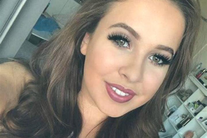 Olivia, 21, a brunette dark-eyed mediterranean companion based in Alto Boa Vista. Offering Couples, CIM, Travel Companion, Girlfriend Experience. Available f...
